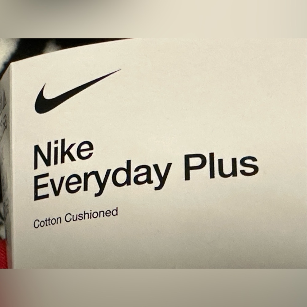 NEW Nike Everyday Plus Cushioned Crew Socks DRI FIT PURPLE M 8-12, W 10-13 - Picture 2 of 5